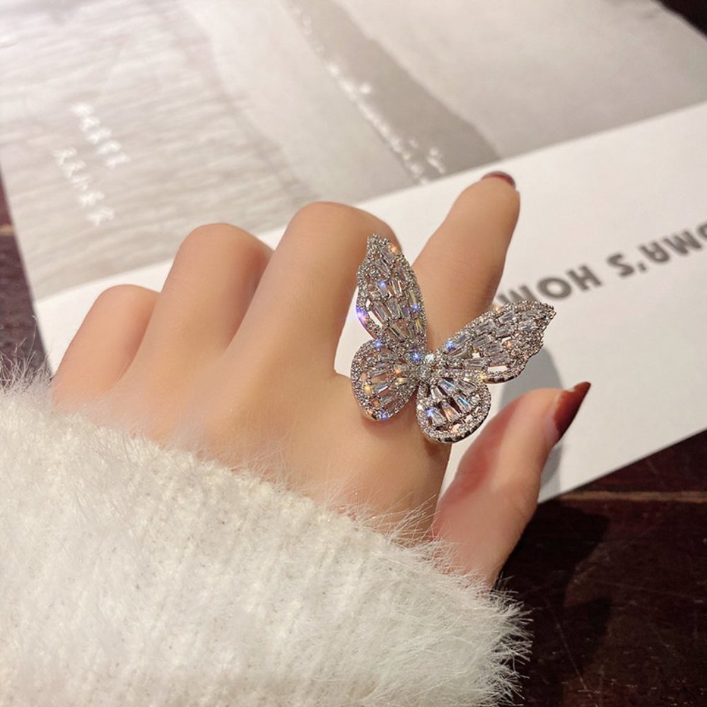 *NEW Huge 18K White Gold Diamond Butterfly Ring - Picture 3 of 9